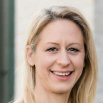 Frau-Braun04_1web_profil Fachanwältin für Arbeitsrecht Simone Braun Foto