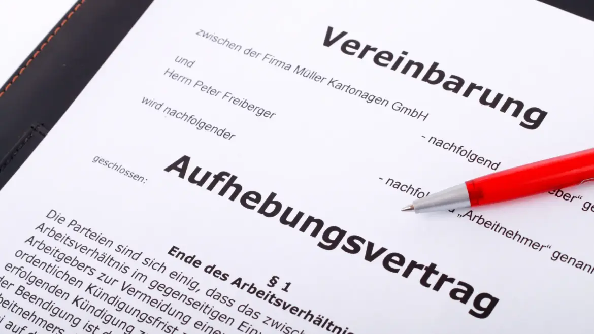 Chef drängt zur Unterschrift eines Aufhebungsvertrags – So reagieren Sie richtig